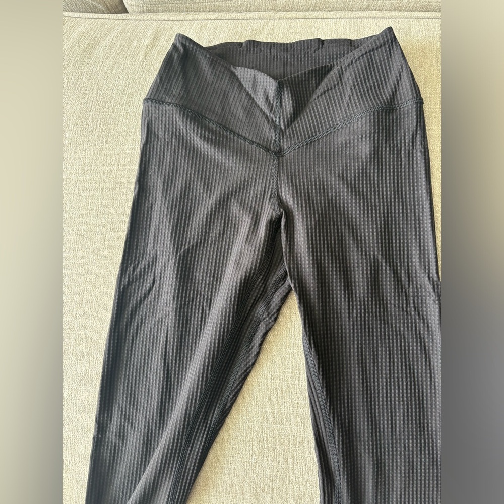 Black Lululemon V Waist Leggings